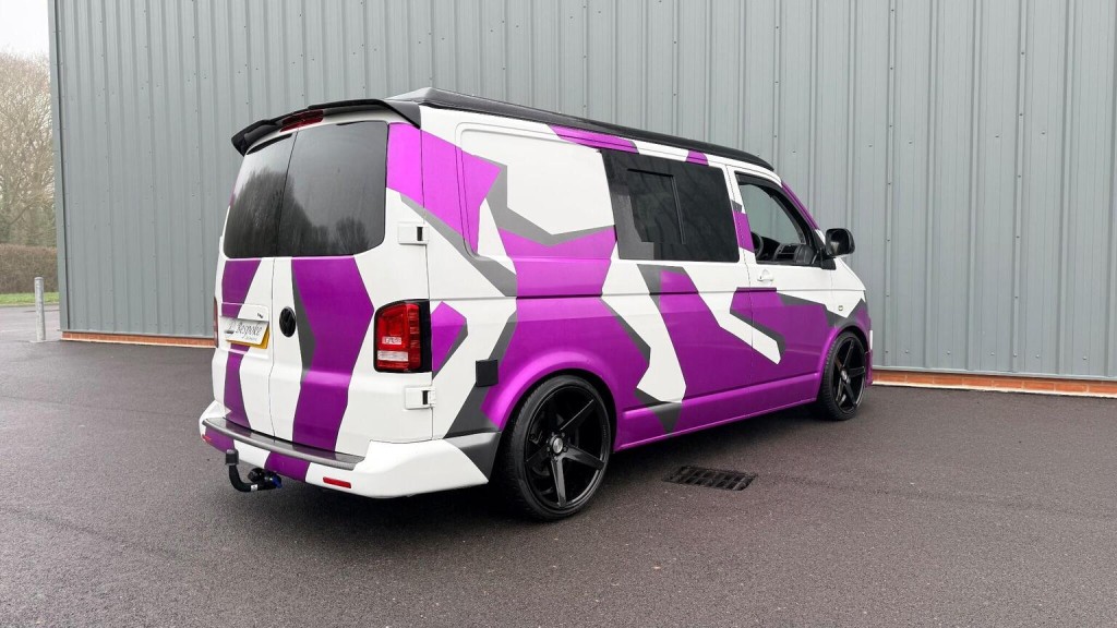 VOLKSWAGEN TRANSPORTER