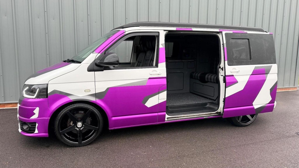 VOLKSWAGEN TRANSPORTER