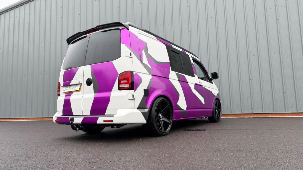 VOLKSWAGEN TRANSPORTER