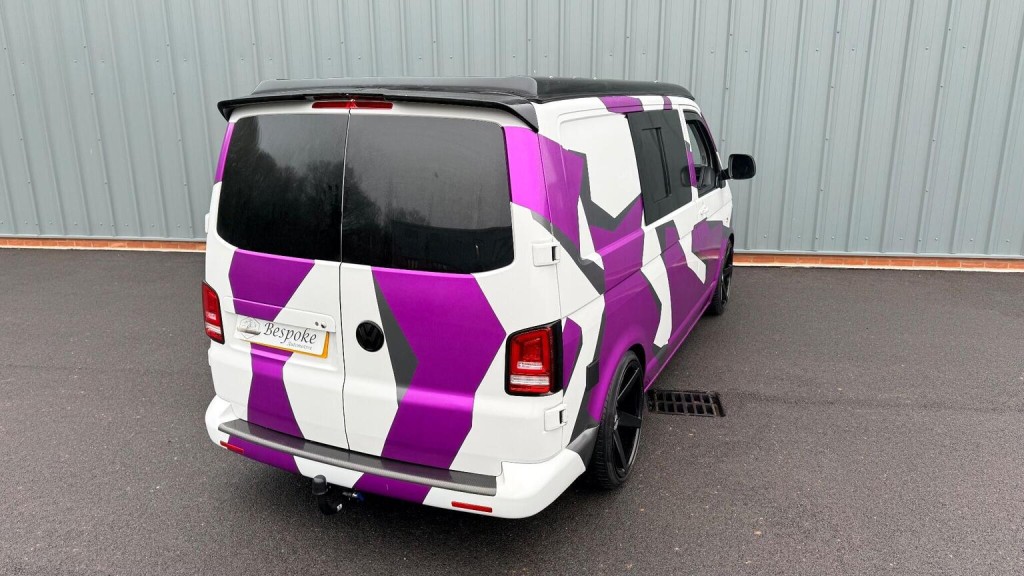 VOLKSWAGEN TRANSPORTER