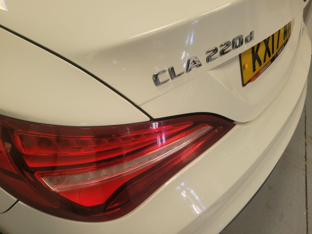 MERCEDES-BENZ CLA