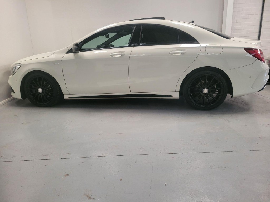 MERCEDES-BENZ CLA