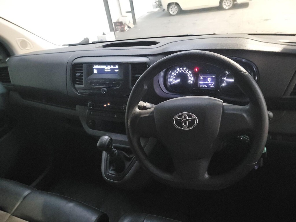 TOYOTA PROACE
