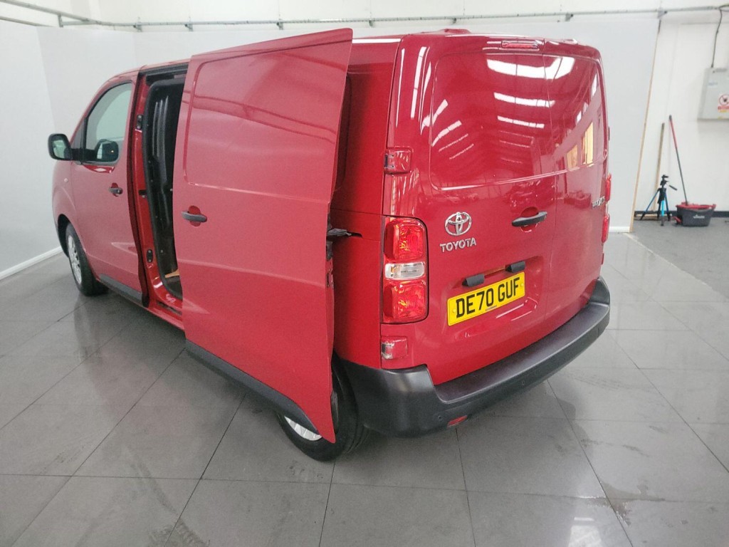 TOYOTA PROACE