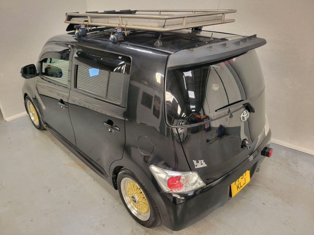 TOYOTA BB