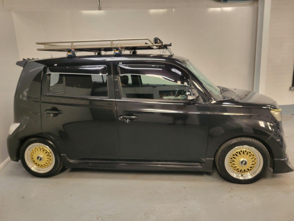 TOYOTA BB