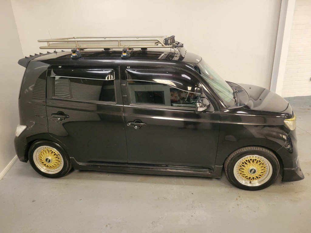 TOYOTA BB