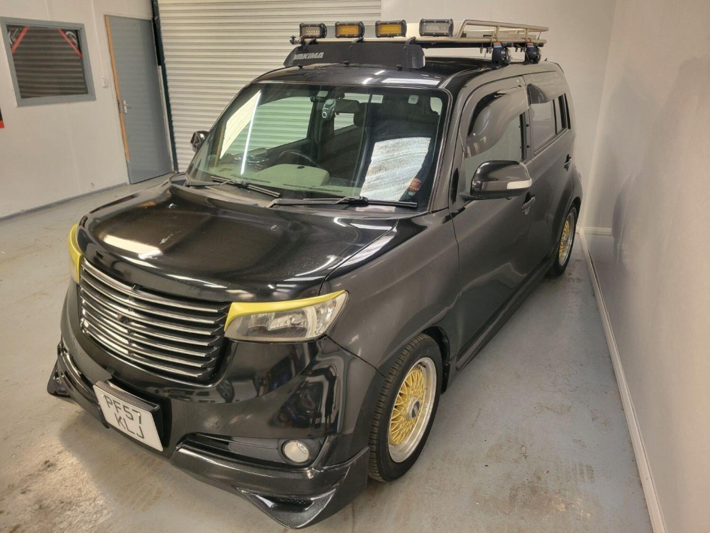 TOYOTA BB