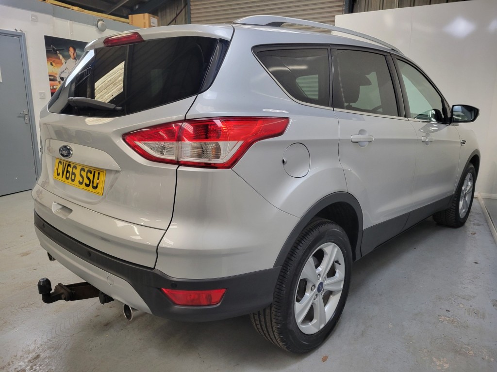 FORD KUGA