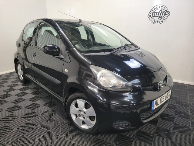 TOYOTA AYGO 1.0 VVT-i Black