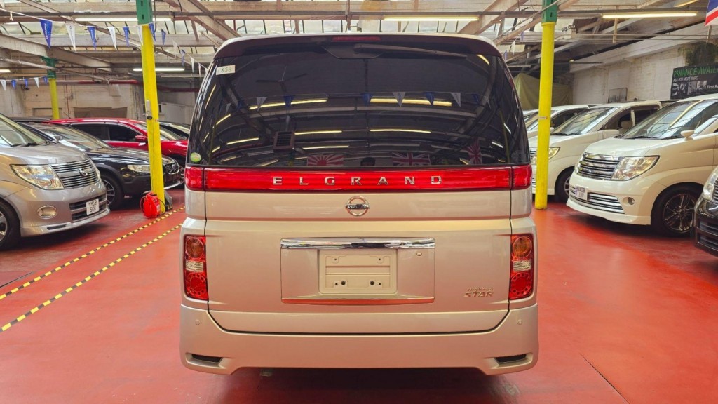 NISSAN ELGRAND