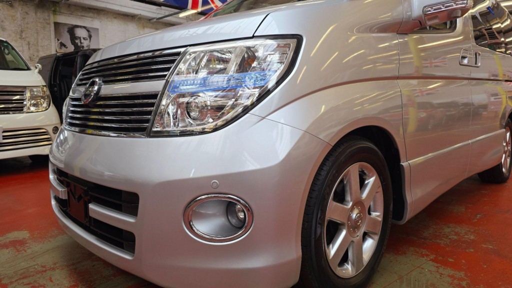 NISSAN ELGRAND