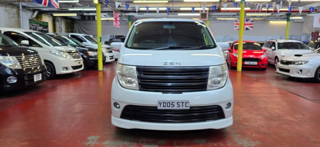 NISSAN ELGRAND