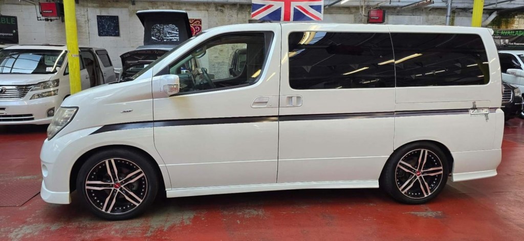 NISSAN ELGRAND
