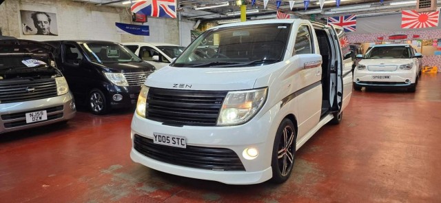 NISSAN ELGRAND