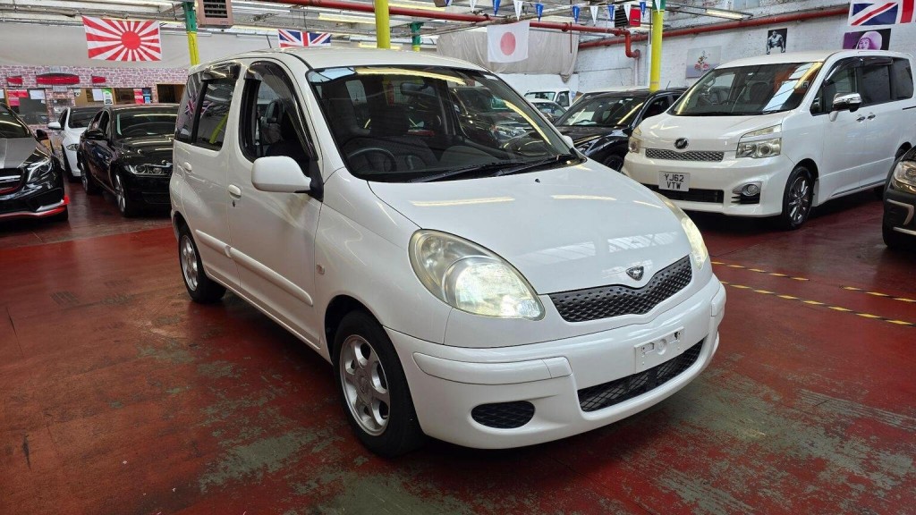 TOYOTA YARIS VERSO
