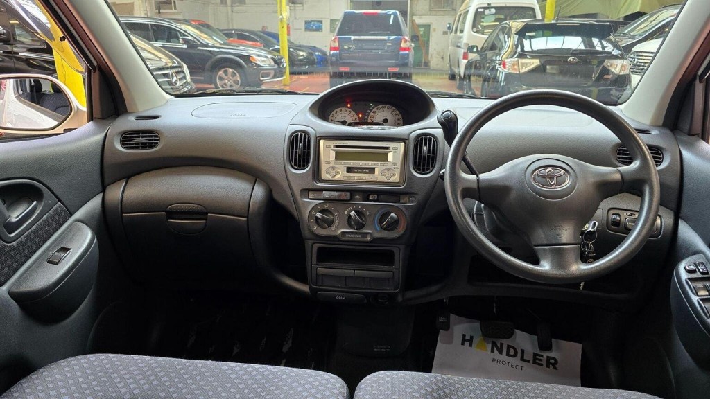 TOYOTA YARIS VERSO