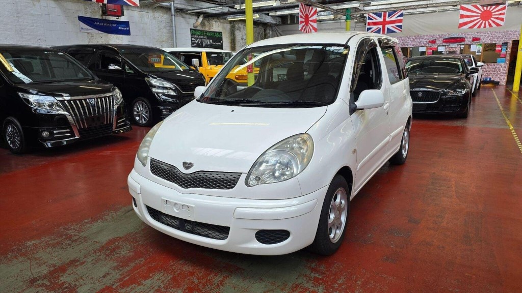 TOYOTA YARIS VERSO