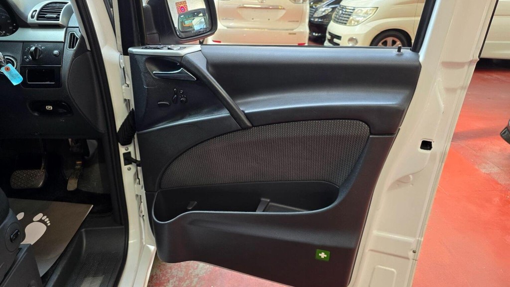 MERCEDES-BENZ V CLASS