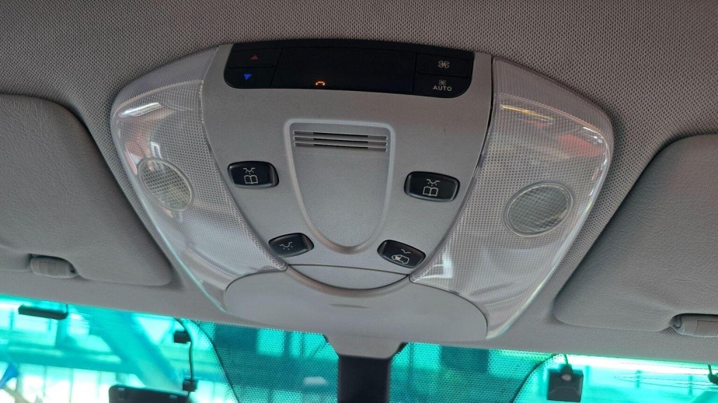 MERCEDES-BENZ V CLASS