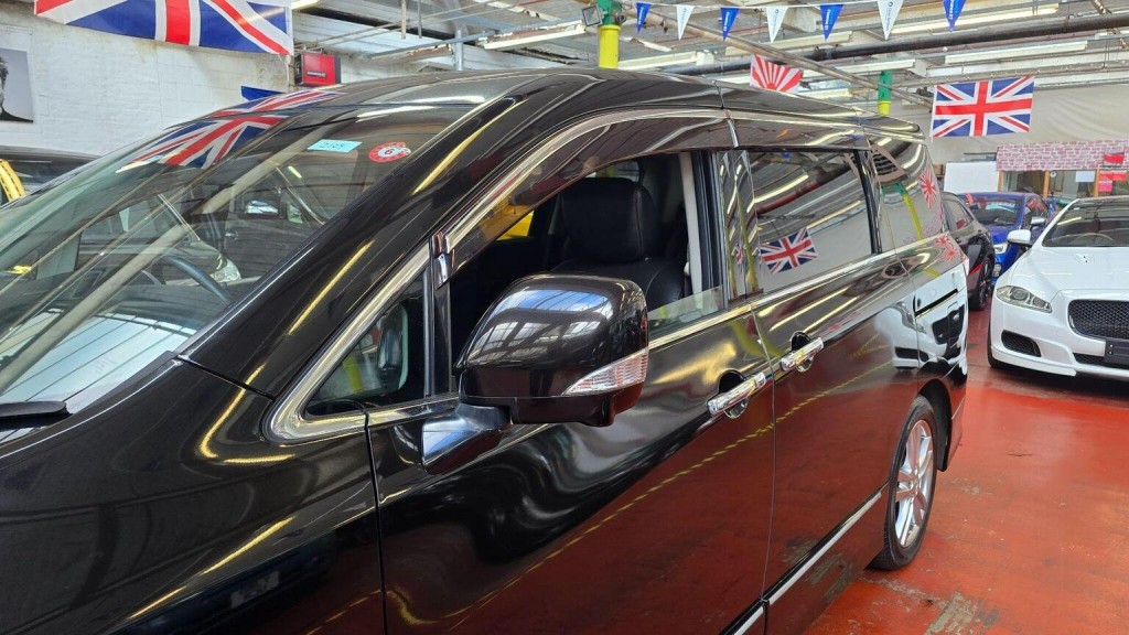 NISSAN ELGRAND
