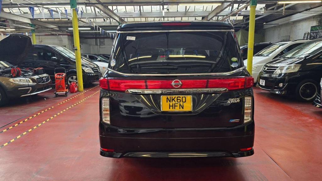 NISSAN ELGRAND