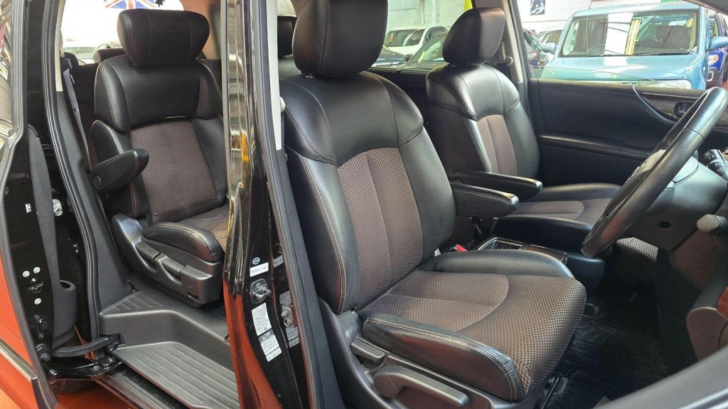 NISSAN ELGRAND