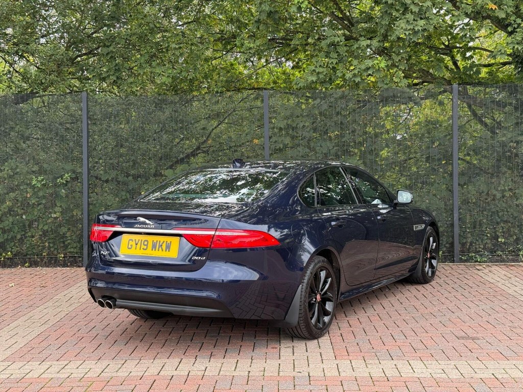 JAGUAR XF