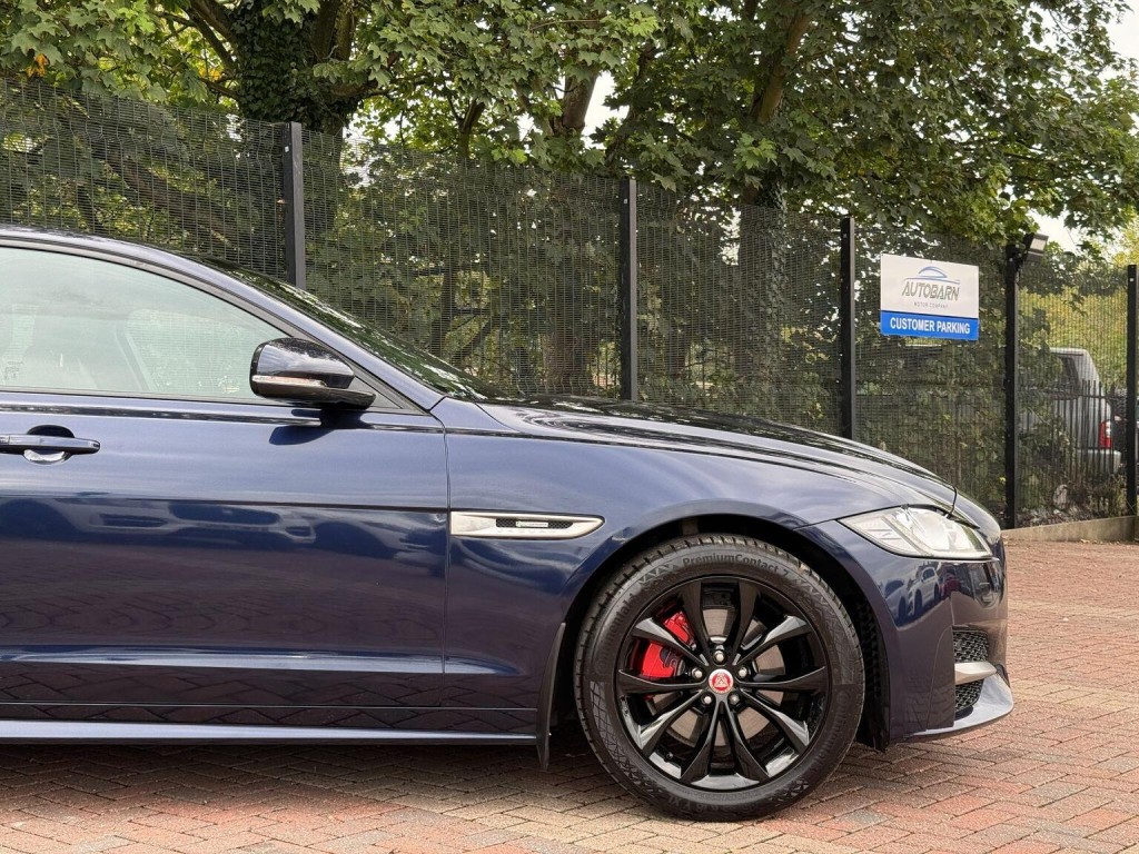 JAGUAR XF