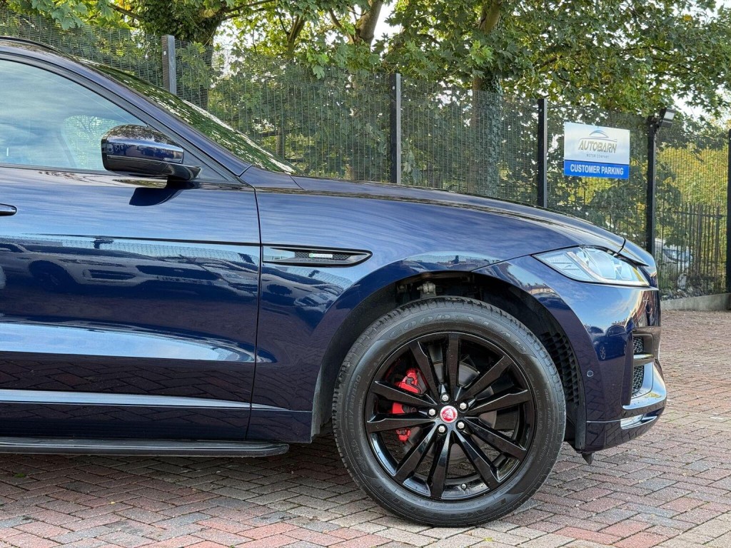 JAGUAR F-PACE