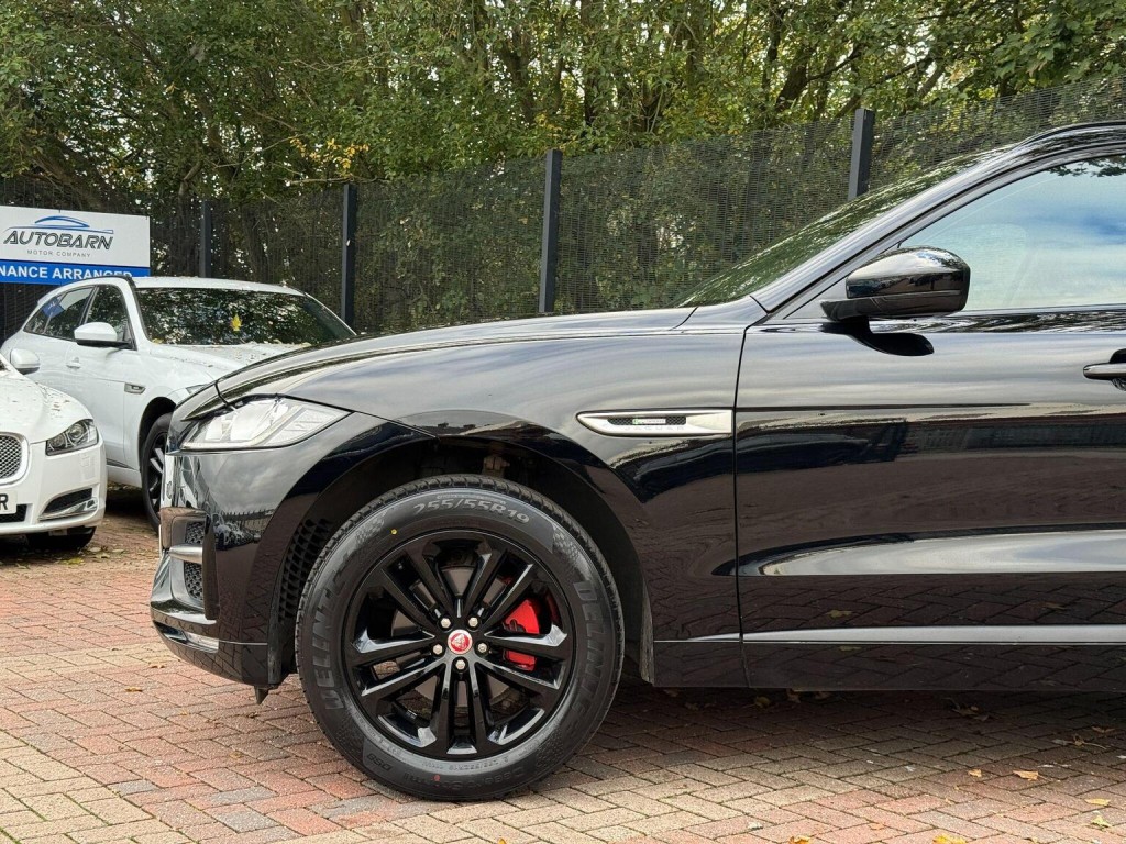 JAGUAR F-PACE
