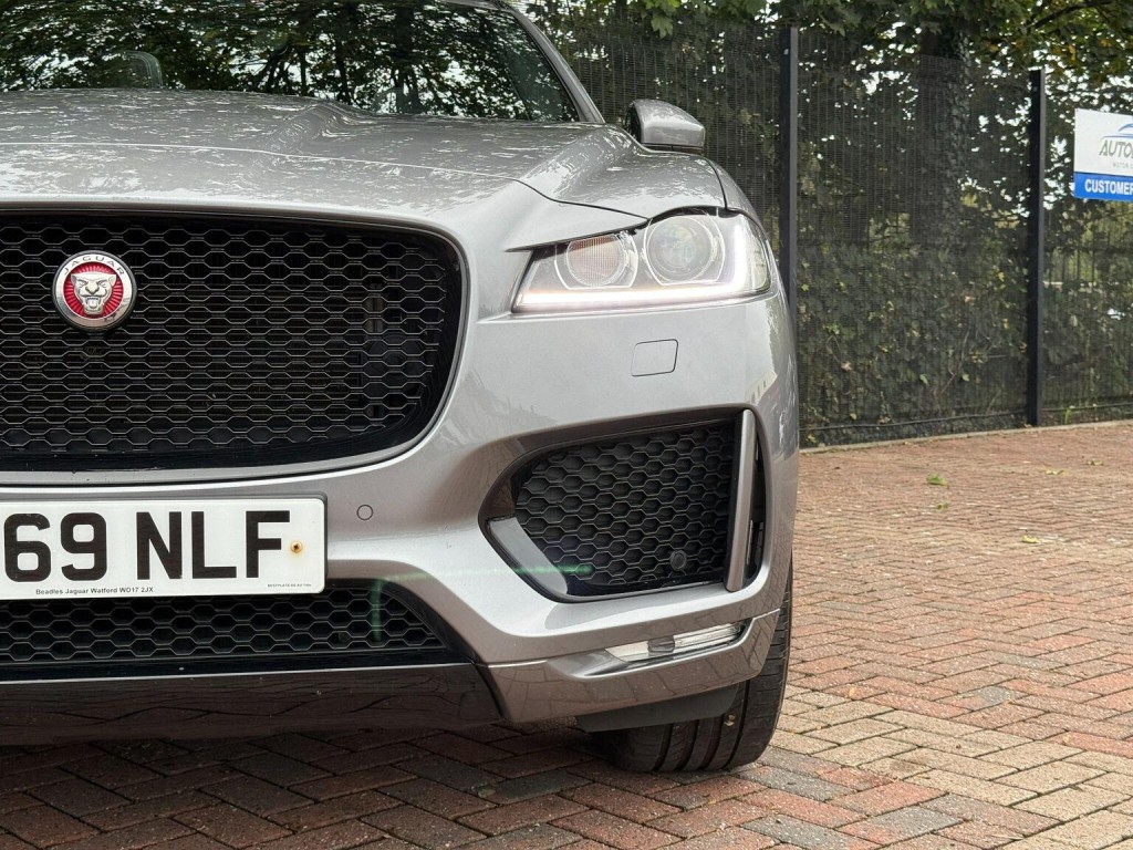 JAGUAR F-PACE