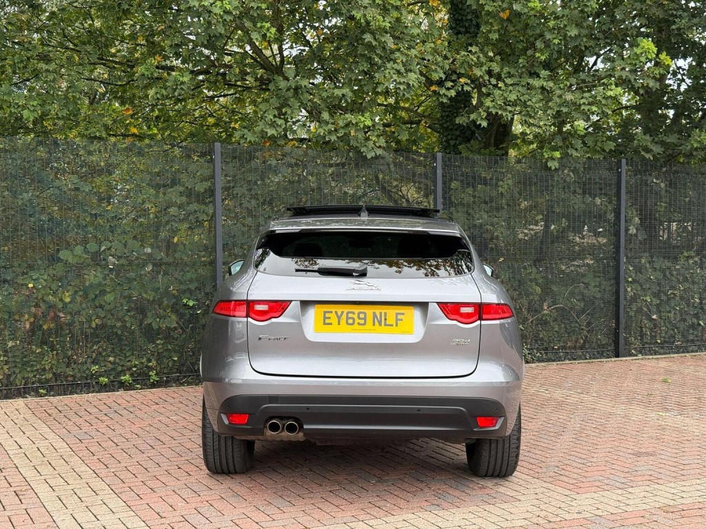 JAGUAR F-PACE