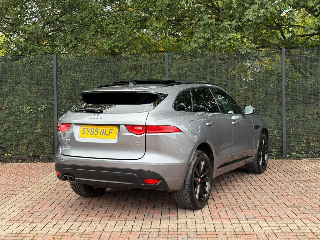 JAGUAR F-PACE