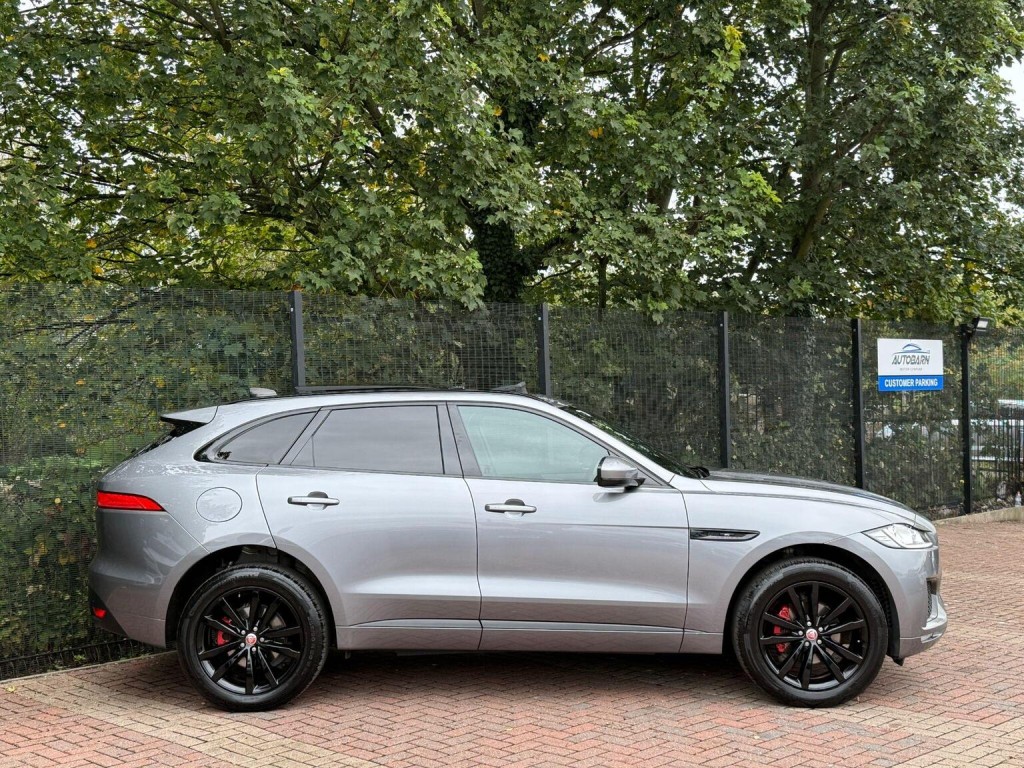 JAGUAR F-PACE
