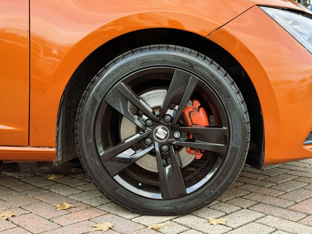 SEAT LEON