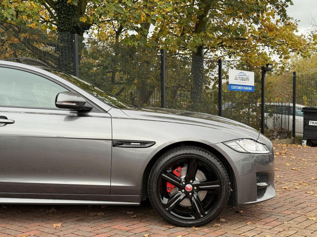 JAGUAR XF