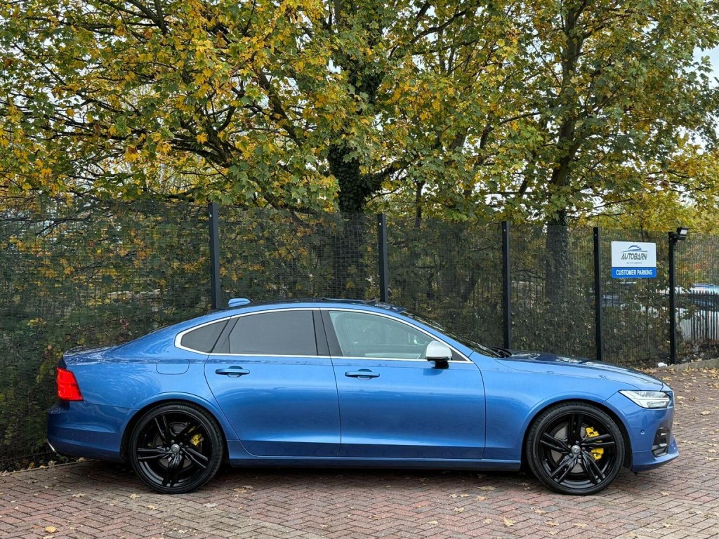 VOLVO S90