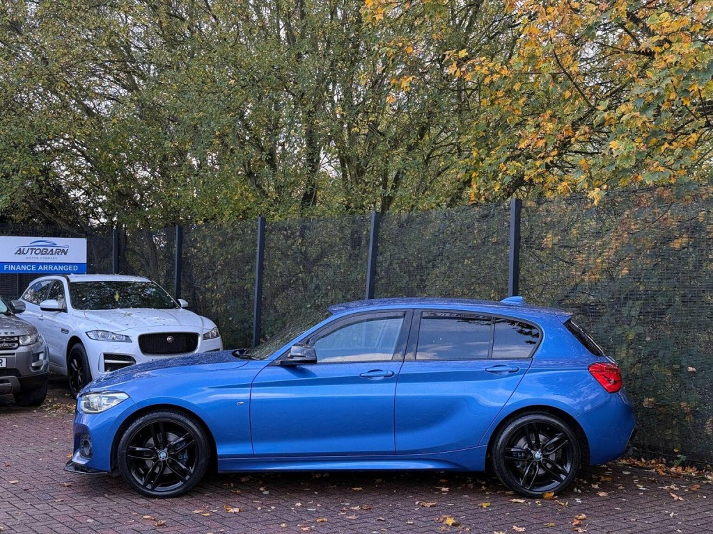 BMW 1 SERIES