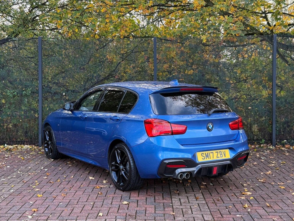 BMW 1 SERIES