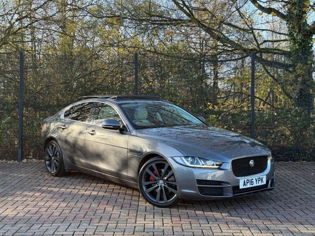 JAGUAR XE