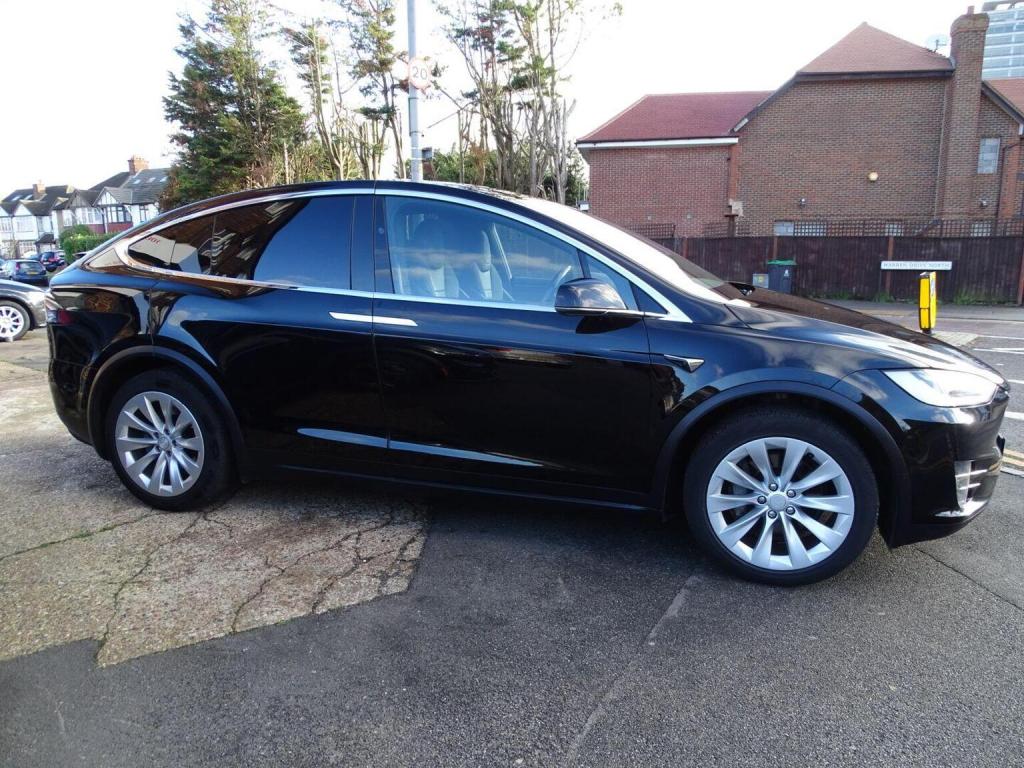 TESLA MODEL X