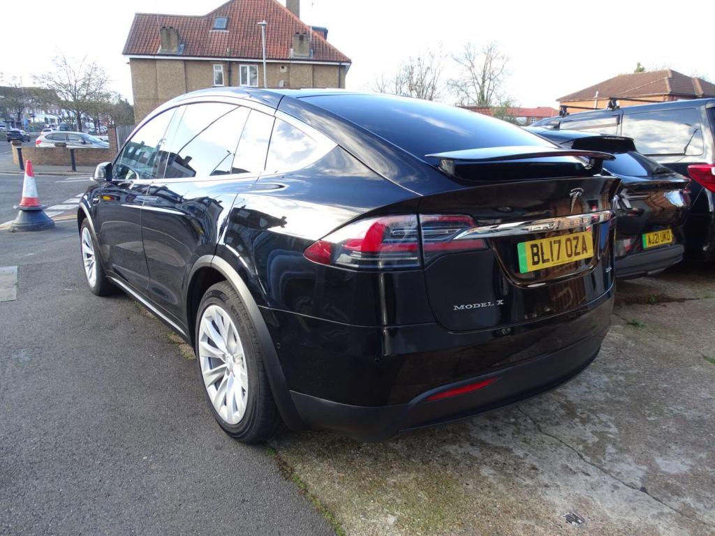 TESLA MODEL X
