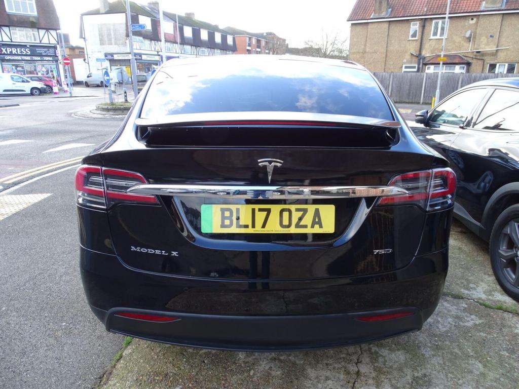 TESLA MODEL X