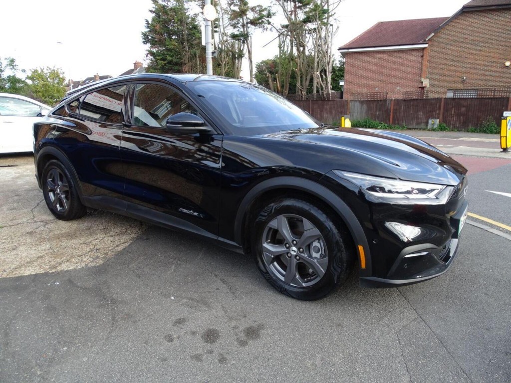 FORD MUSTANG MACH-E