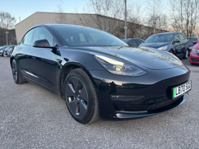TESLA MODEL 3