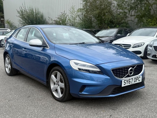 VOLVO V40